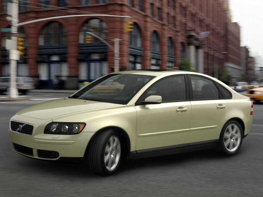 Volvo S40 2004 года  (фото 16 из 26)